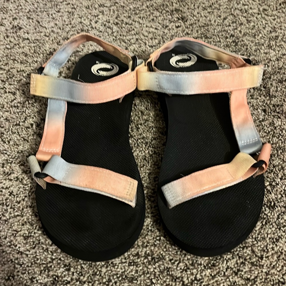 Women’s multicolored sandals size 8